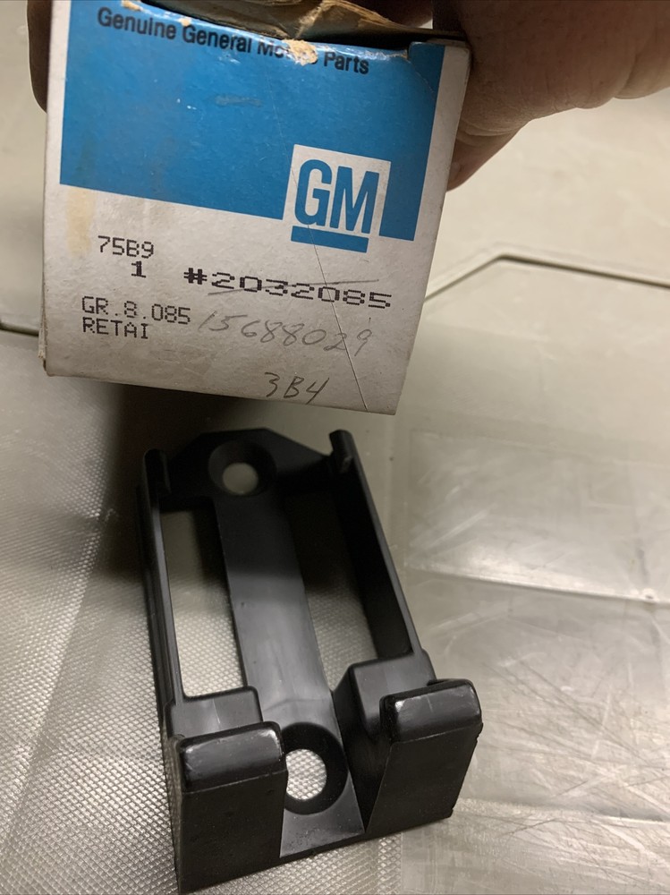 NOS GM 2032085 HOOD LATCH HOOK GENUINE