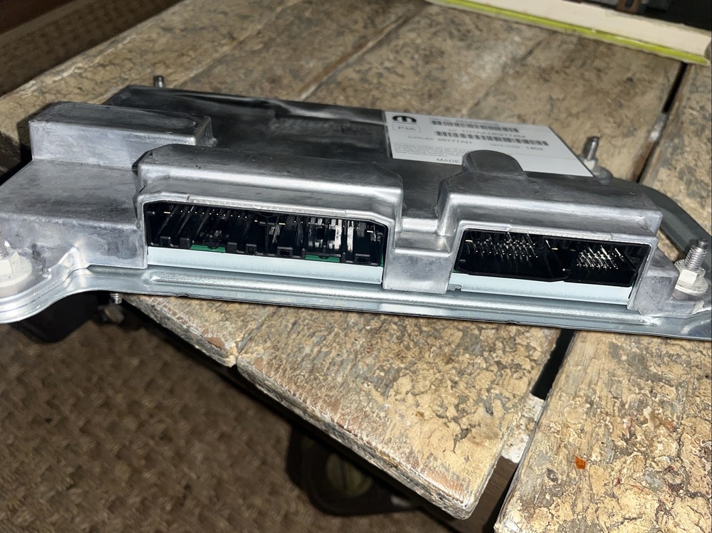 22 GRAND CHEROKEE AMPLIFIER ID 68549096AB