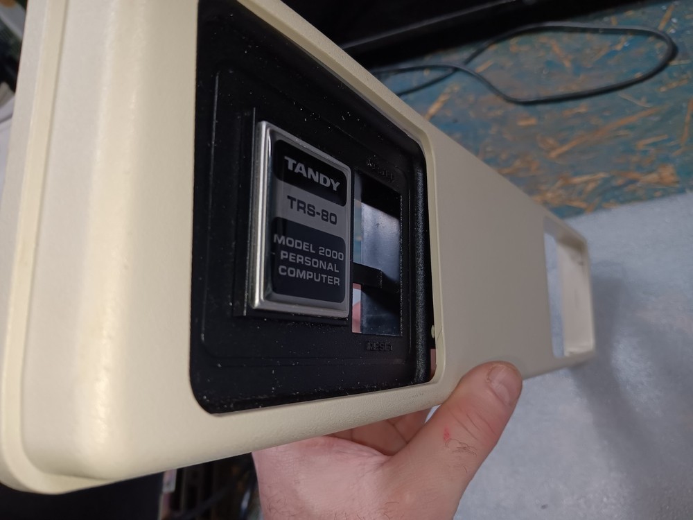 TANDY TRS-80 MODEL 2000 EXACT BROKEN POST/LABEL -EMPTY FRONT PANEL-CLEAN-SEE ALL