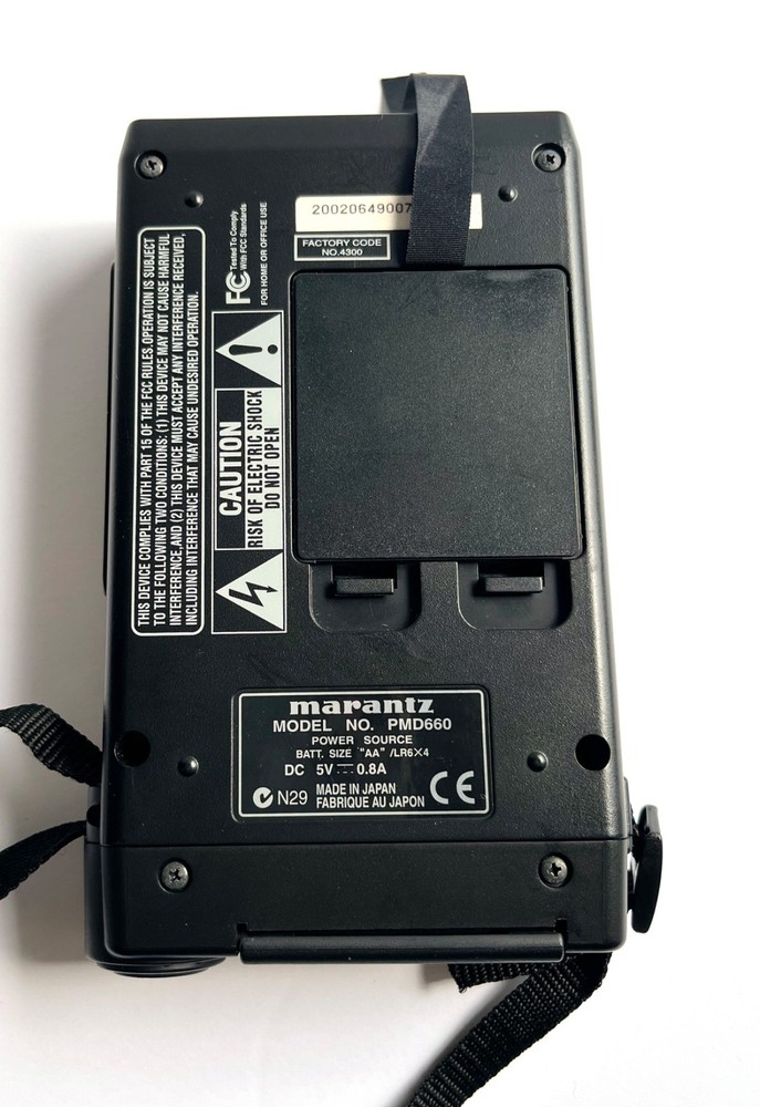 Marantz PMD660 Professional Solid State Recorder w/M-Audio Condenser Microphone