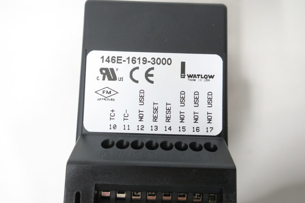 Watlow 146E-1619-3000 Temperature Controller 32-1470f 120v-ac