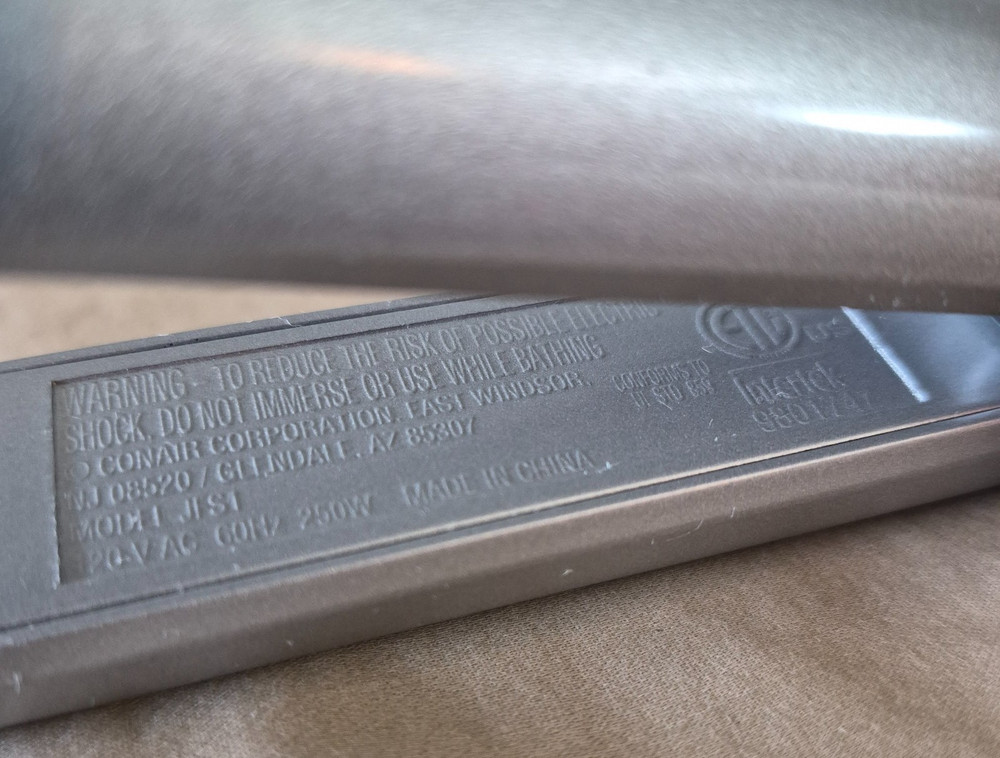 John Frieda Flat Iron Frizz Ease Ionic Technology Sleek Finish 1 Inch Silver