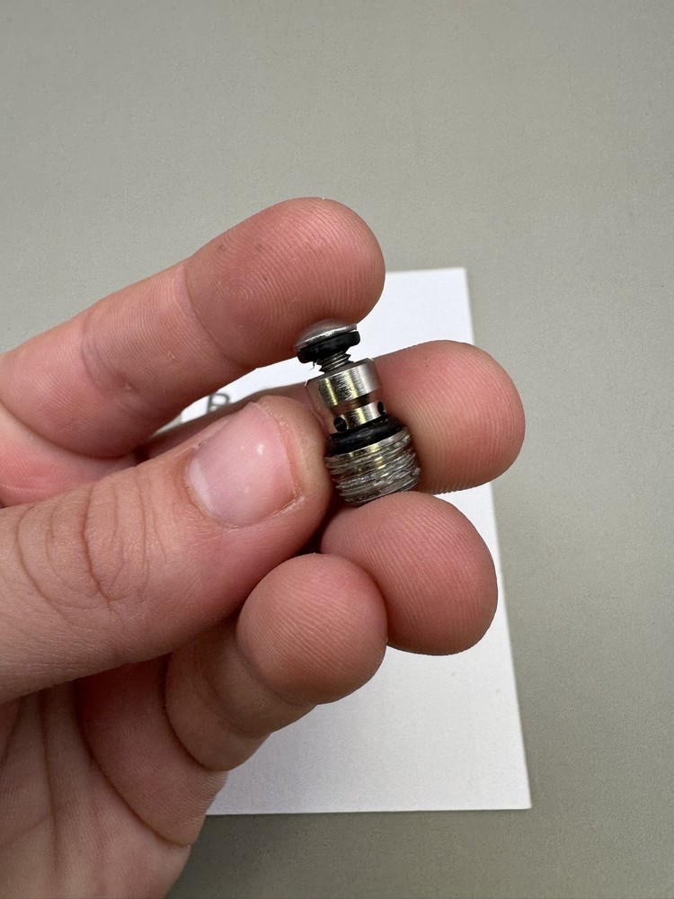CCM 90 Degree Fitting Plug and Screw