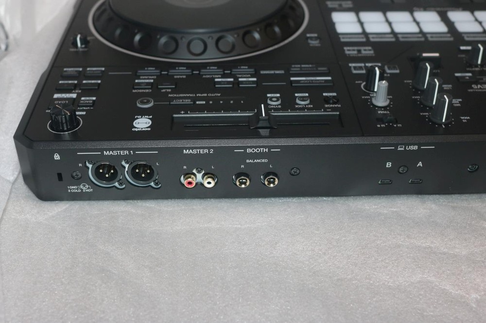 Pioneer DDJ-REV5 Scratch-Style 2-Channel Performance DJ Controller