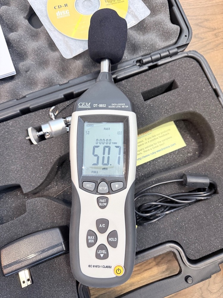 CEM DT-8852 Digital Sound Noise dB Meter Data Logger /w MEMORY PC USB Datalogger