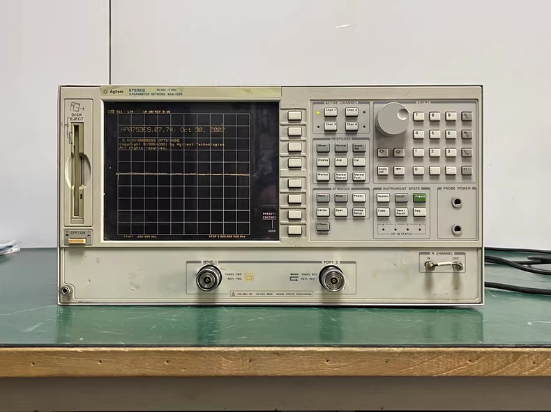Agilent  8753ES S-Parameter Network Analyzer 300kHz–3GHz Tested CAL