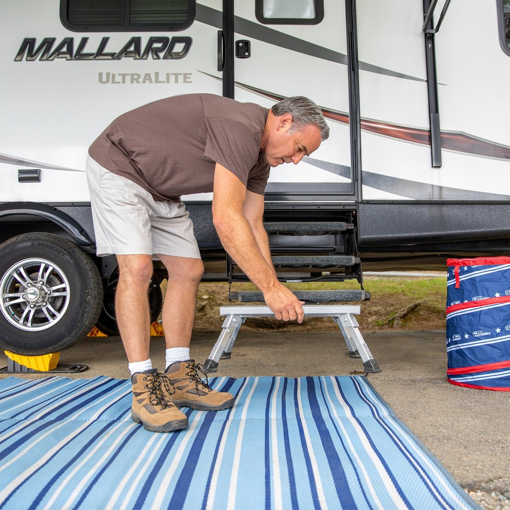 Camco Aluminum Step Stool, Adjustable Height for RV & Trailers, Silver(Open Box)