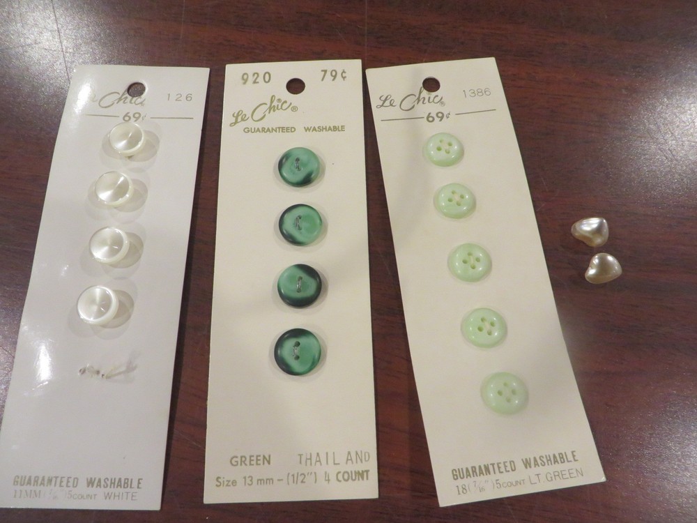 Le Chic BLOUSE / SHIRT BUTTONS 15 PIECES UNUSED