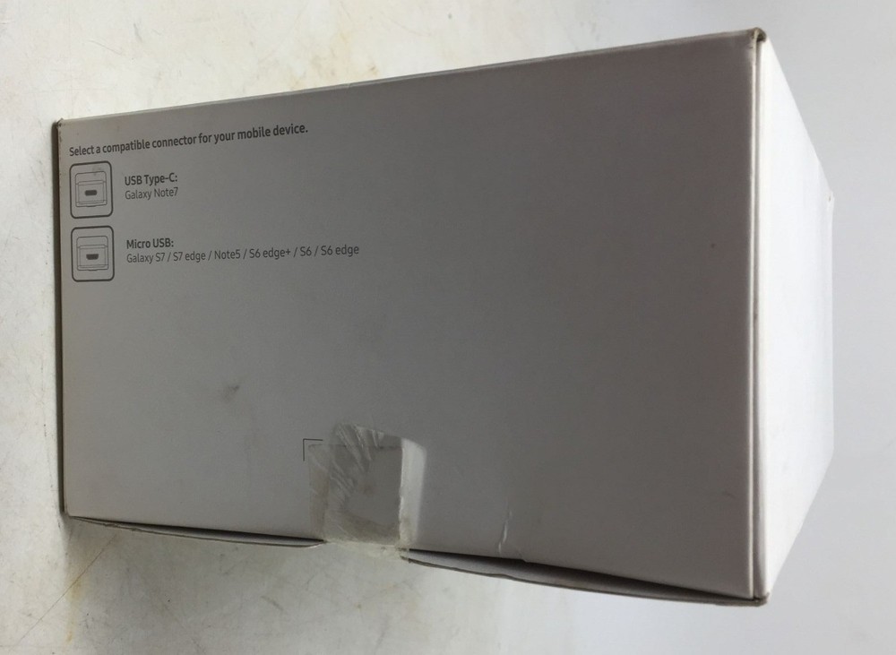 Samsung Gear VR Headset - Powered by Oculus