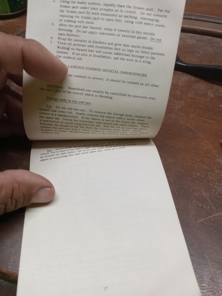 1967 Army First Aid Booklet