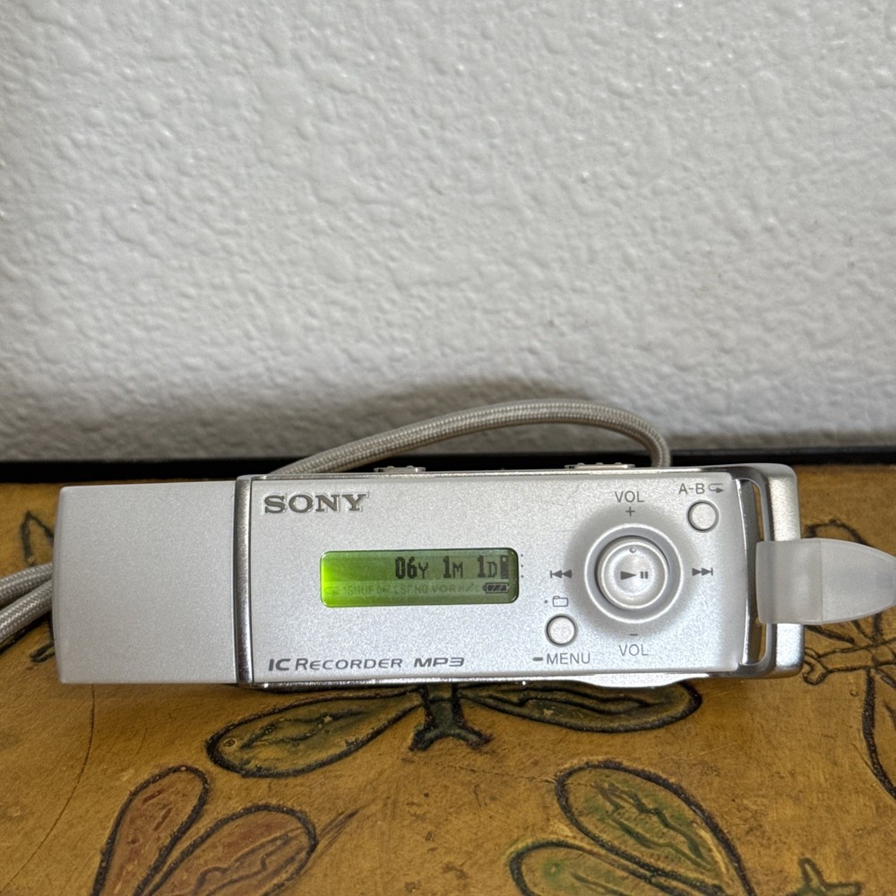 Sony ICD-U60 (512 MB, 251 Hours) Handheld Digital Voice Recorder