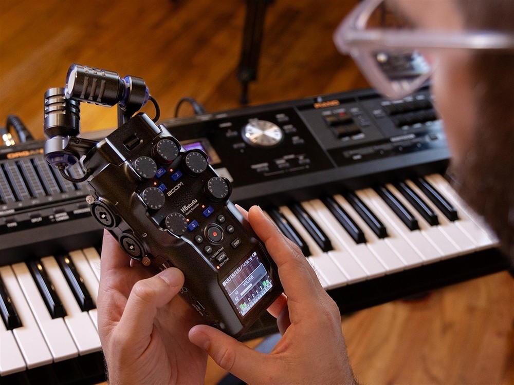 Zoom H6studio 8-Track 32-Bit Float Handy Recorder