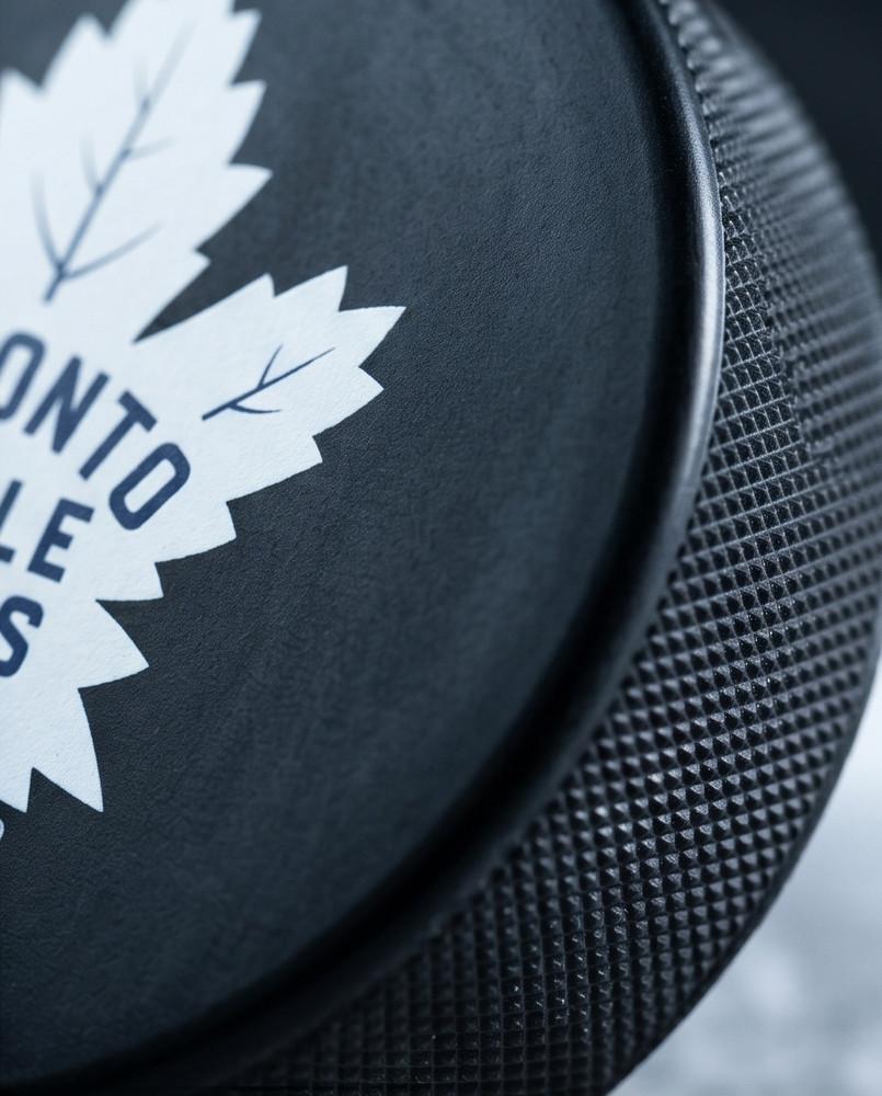 Inglasco Souvenir Puck - Toronto Maple Leafs