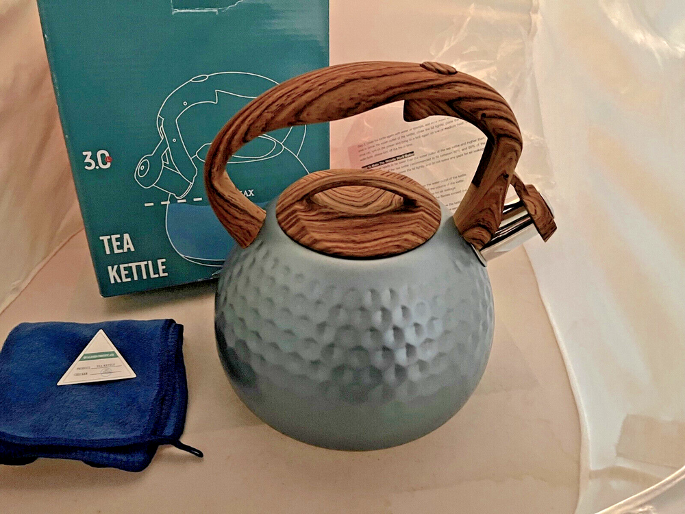 FOEDO STAINLESS STEEL NEW TEA KETTLE BLUE 3.2 QUART NEW OPEN BOX