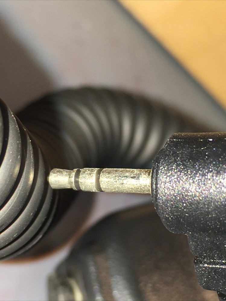 Hand Shoulder Speaker Mic. 👀 GR8 BUY.