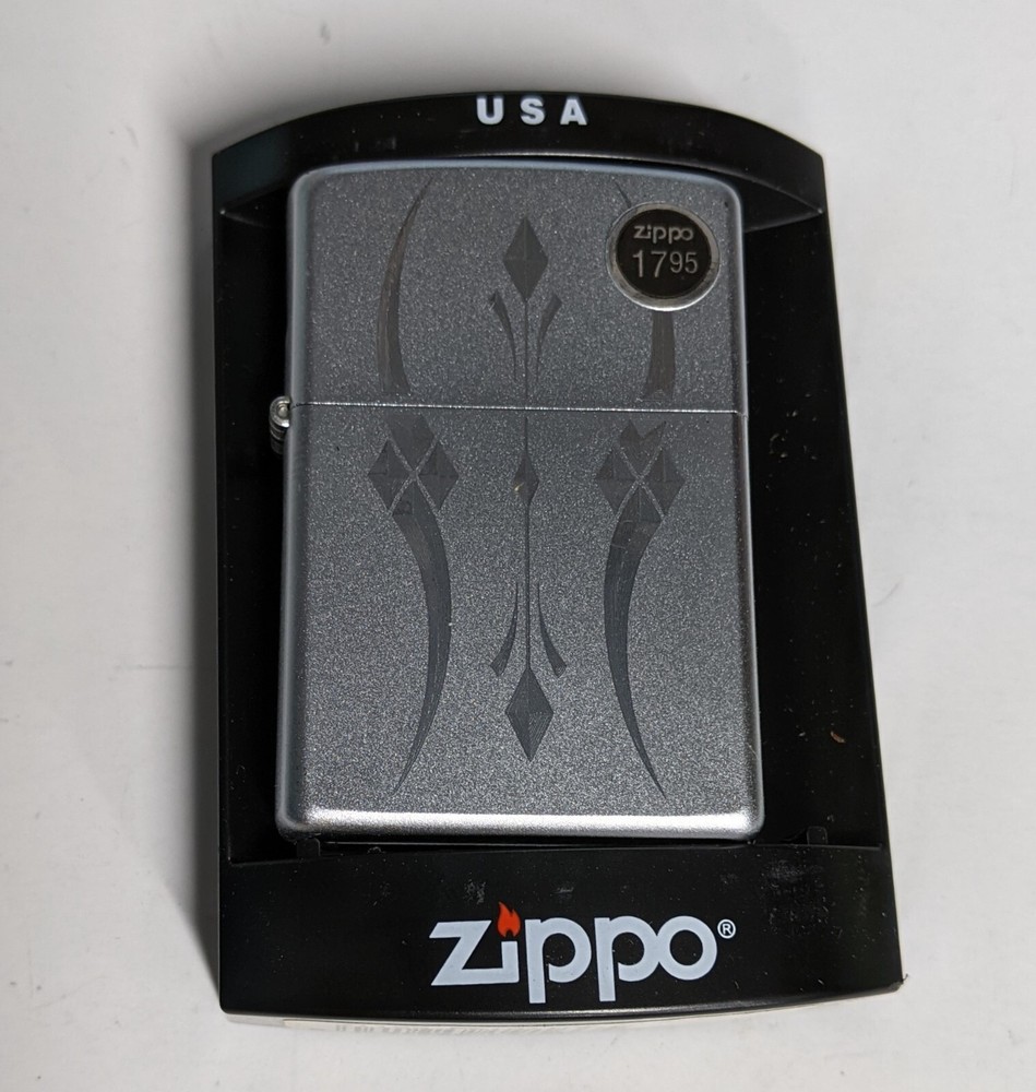 ZIPPO 2011 PRISTINE CURVES SATIN CHROME LIGHTER SEALED IN BOX A171
