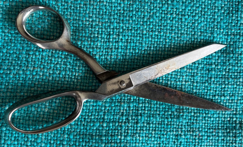 Vintage Oak Sewing Scissors 8”