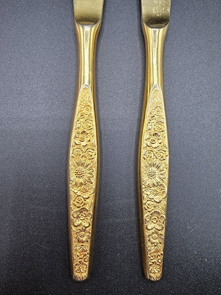 2 Replacement VIP Gold-Tone Stainless Knives Daisy pattern Vintage