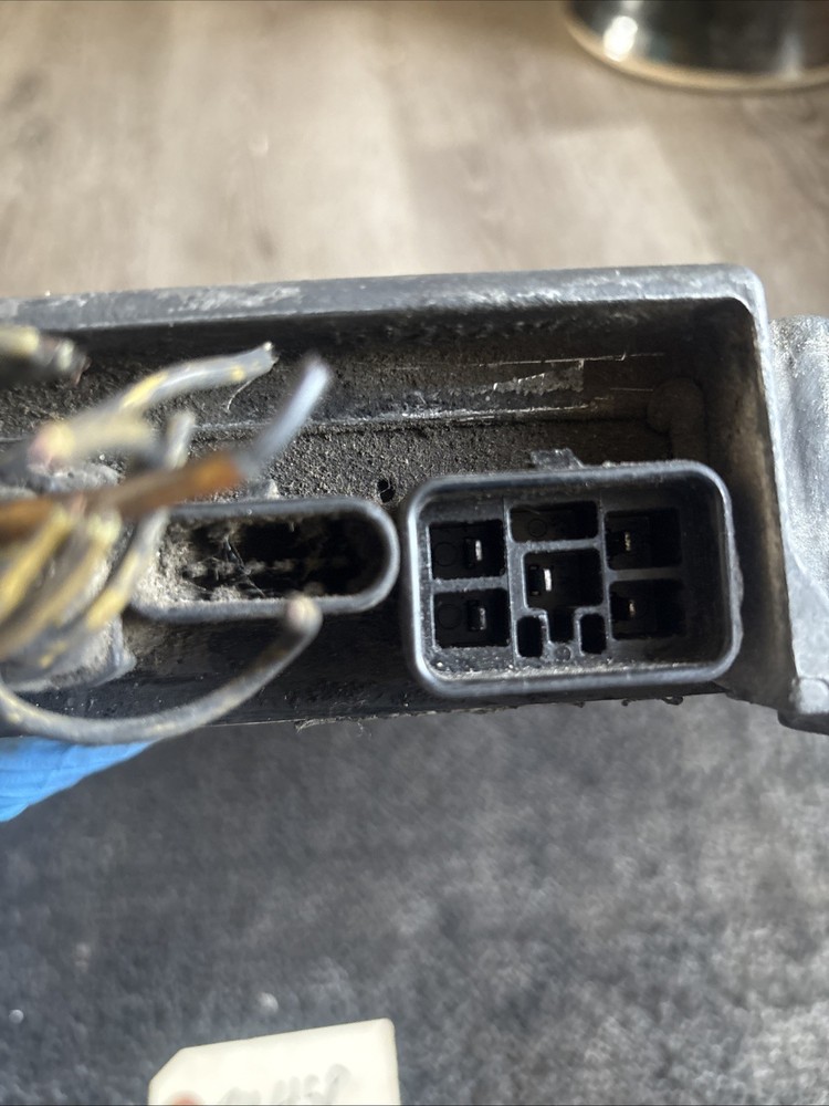 DETROIT DDEC III ENGINE CONTROL MODULE P23518743