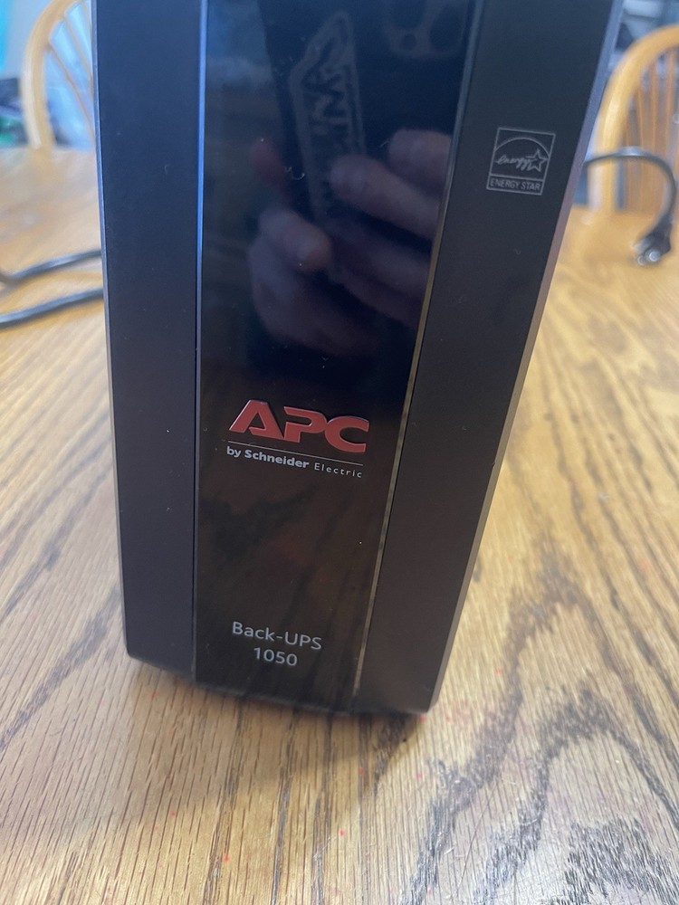 apc by schneider electric Back-UPS 1050