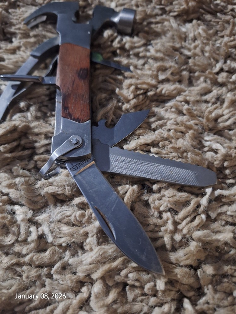 set of mossy oak multitools