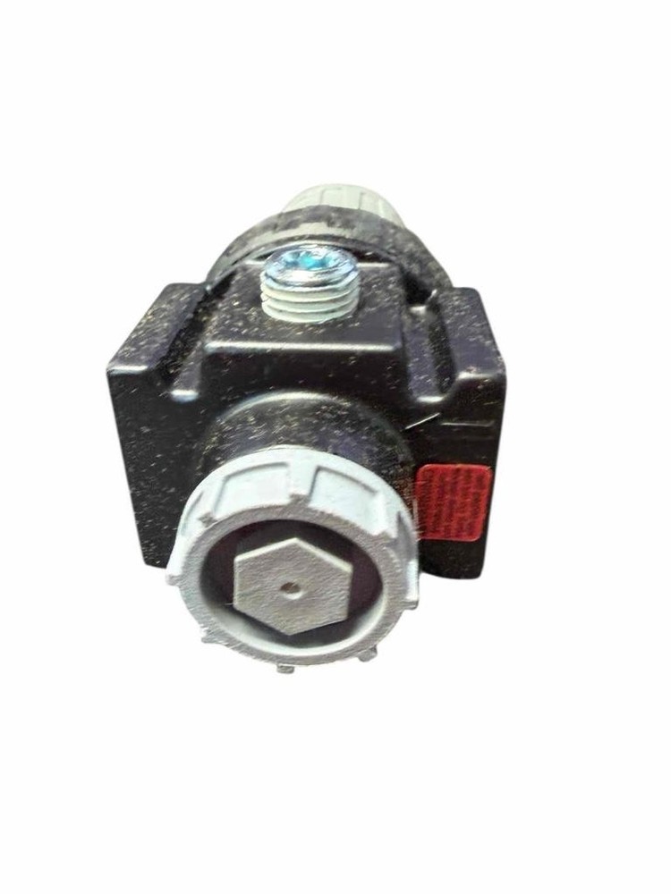 NEW Parker 1/4" Regulator 27R112AD