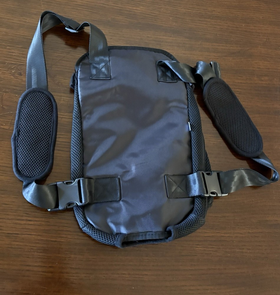 Nicrew handsfree dog/cat frontpack/backpack carrier New Large