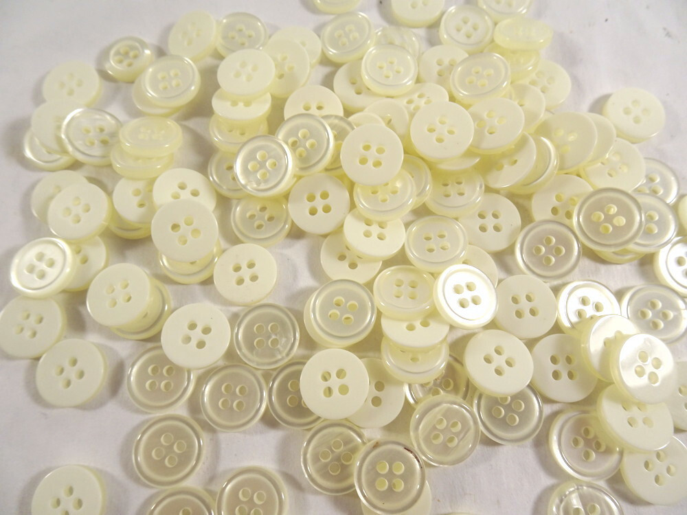 100 Off-White 4-Hole ACRYLIC BUTTONS 3/8"