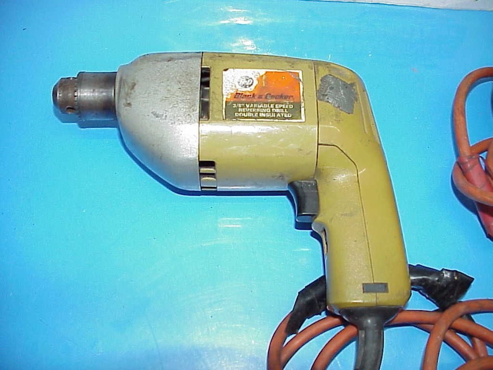 VINTAGE BLACK & DECKER TOOLS 3/8" Variable Speed Reversing Drill