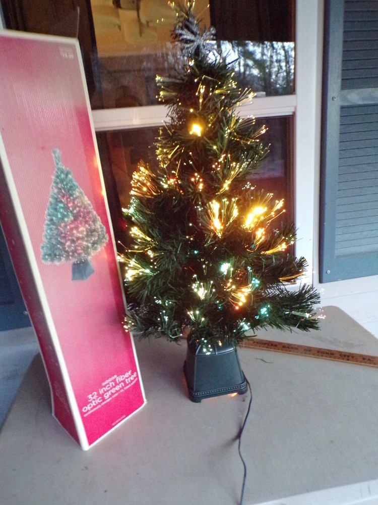 Fiber Optic 32 Inch Christmas Tree Continuously Changes Color Ex Bulbs, Tested