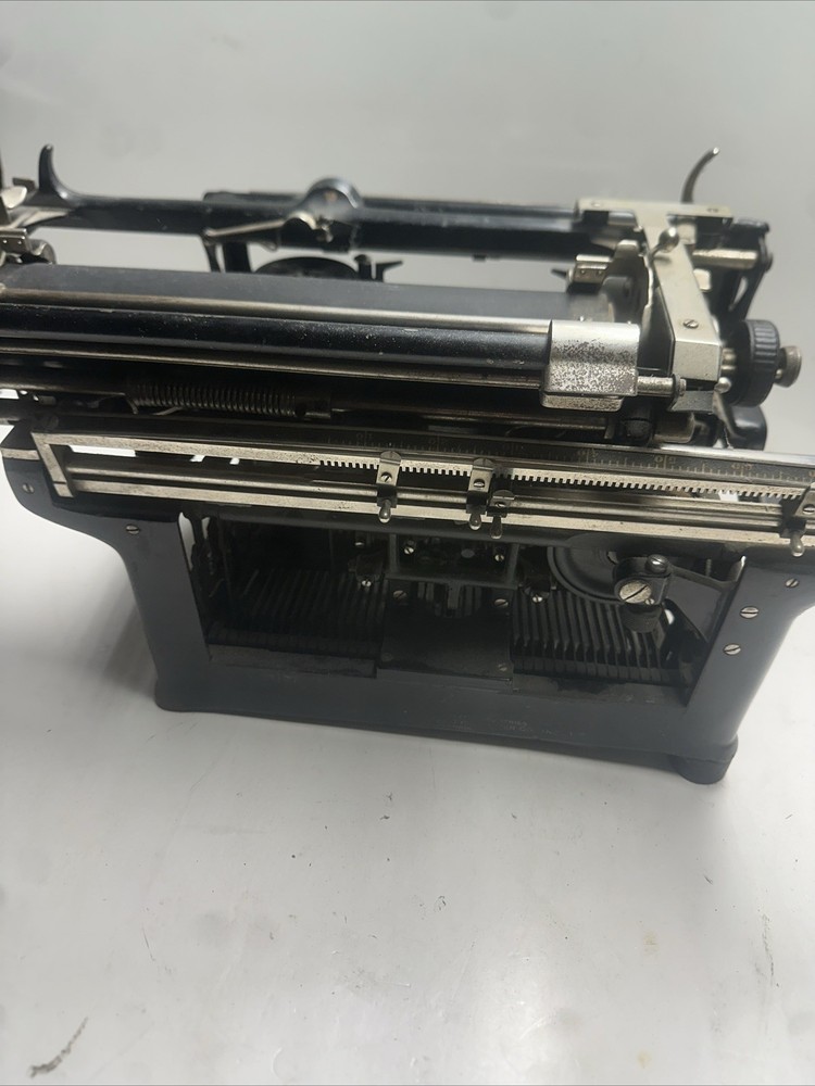 Underwood Typewriter #5 Serial #2425448 NEEDS TLC READ