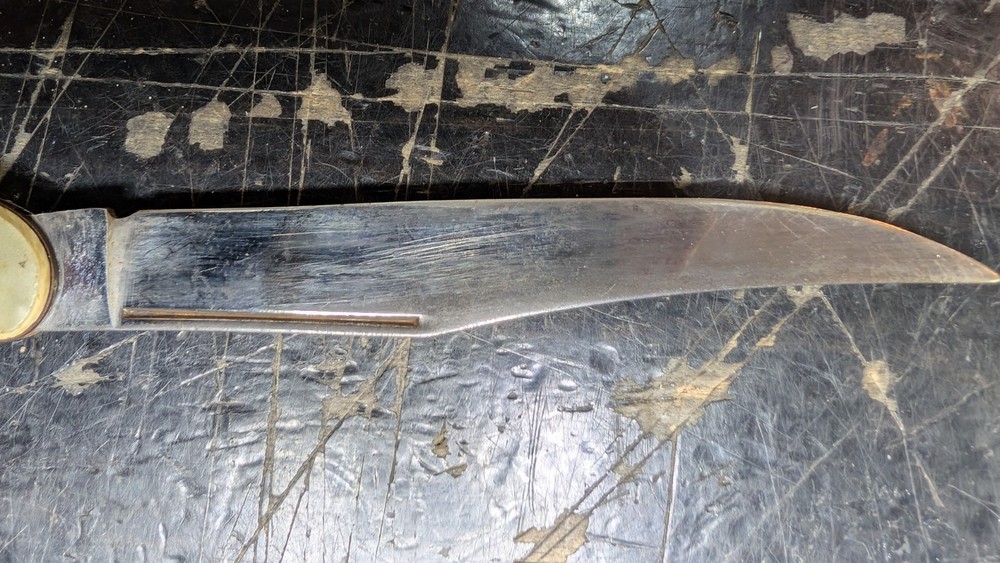 Vintage Folding Knife with bakelite handle blade measures @4"