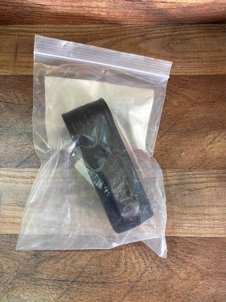 Gould & Goodrich Duty Leather Flashlight Case B622-2WBR NEW in package