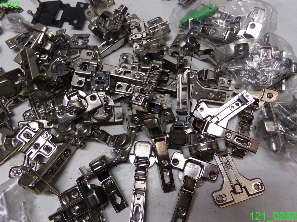 MIXED LOT OF CABINET HARDWARE: (45) HINGES & (35) DOOR PULLS / KNOBS)