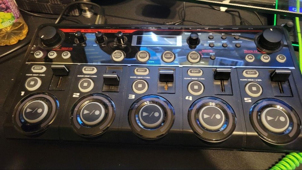 Boss RC-505 Loop Station Phrase Recorder Keyboard Effect Workstation Table top