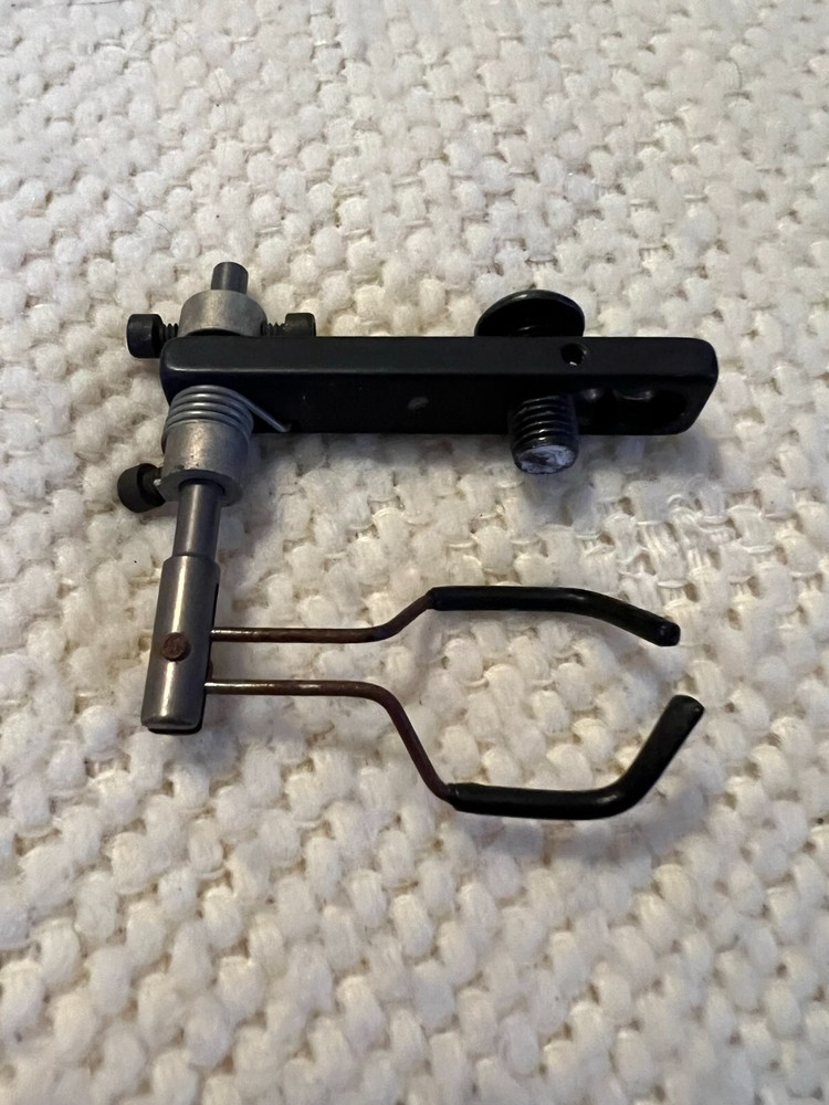 Dual Prong Wire Flipper Rest