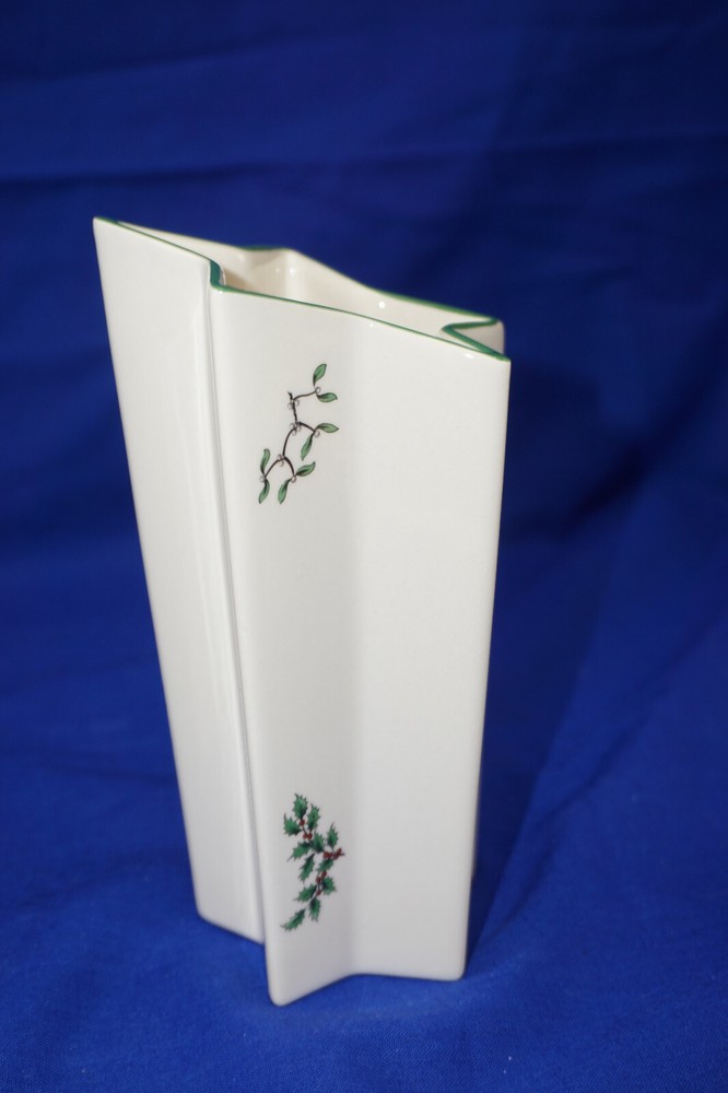 Spode Christmas Tree Star Vase, 6 5/8", in Box