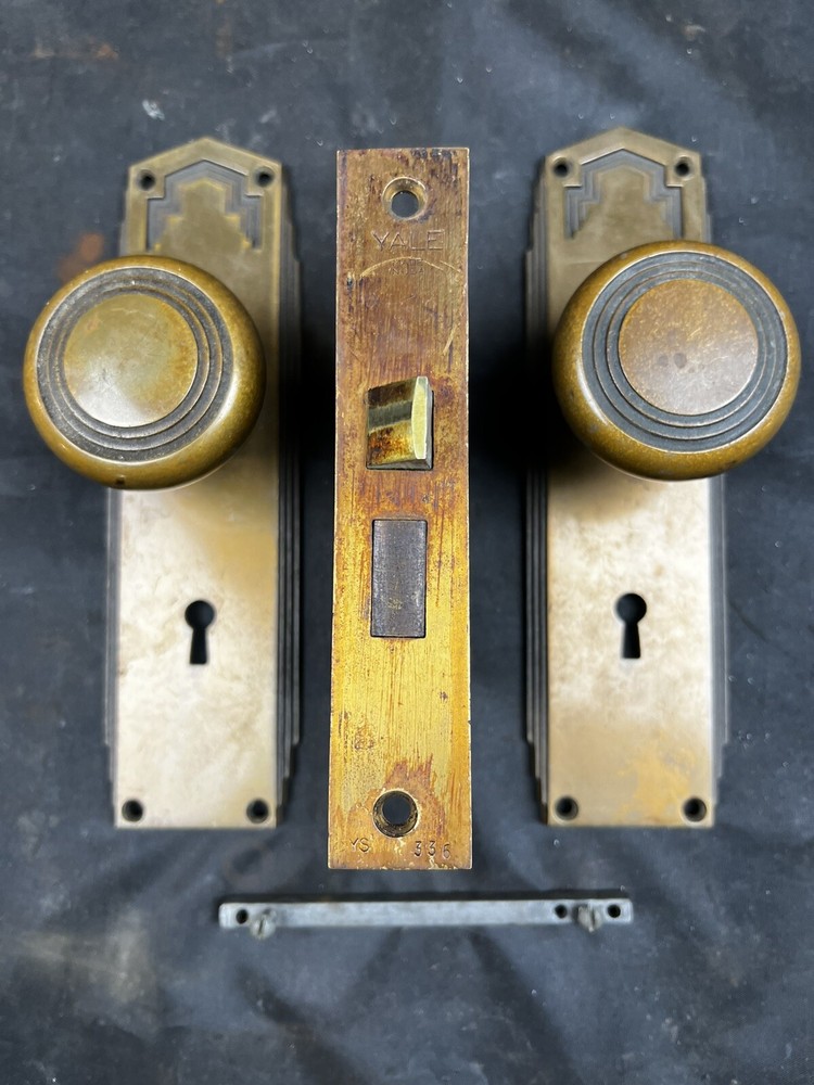 Art Deco Yale Lynate Bronze Passage Set Knobs, Plates, Mortise
