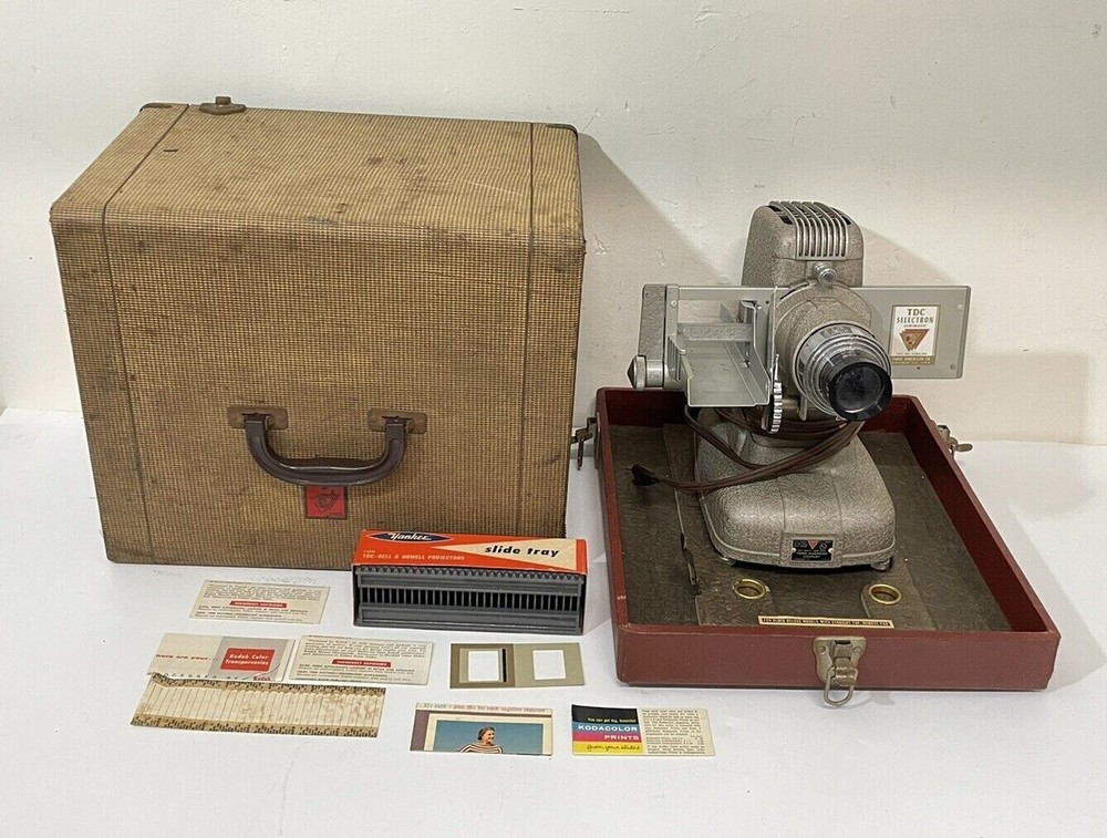 TDC VIVID Selectron ~ Slide Projector Deluxe ~ Model D ~ in Carrying Box ~ WORK