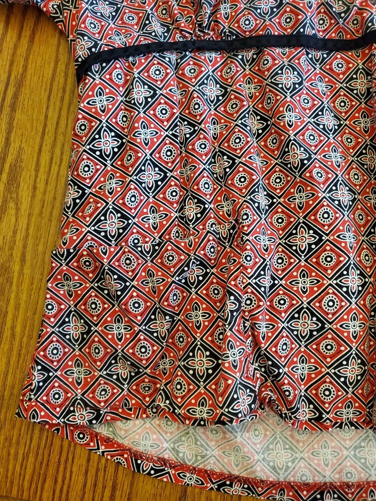 Sb Scrub Top Medium!! EUC!! Multicolored Designs