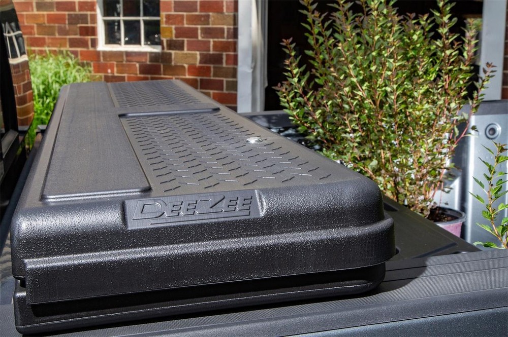 Dee Zee Specialty Series Poly Crossover Tool Box +PL/TB POLY CROSSOVER TOOLBOX-M