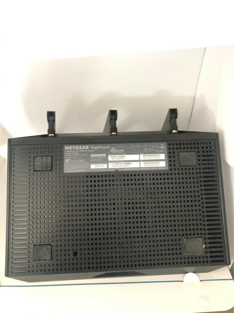 NETGEAR NIGHTHAWK DST AC1900 ROUTER AND ADAPTER R7300DST