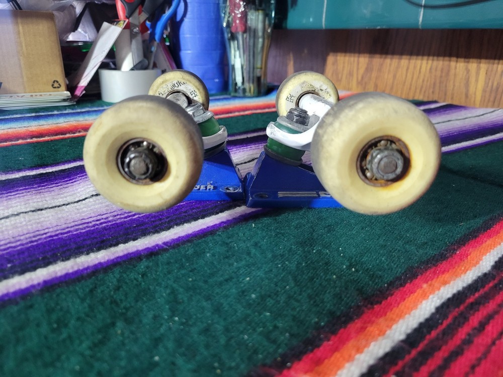 Thunder Trucks With Wheels And Bearings