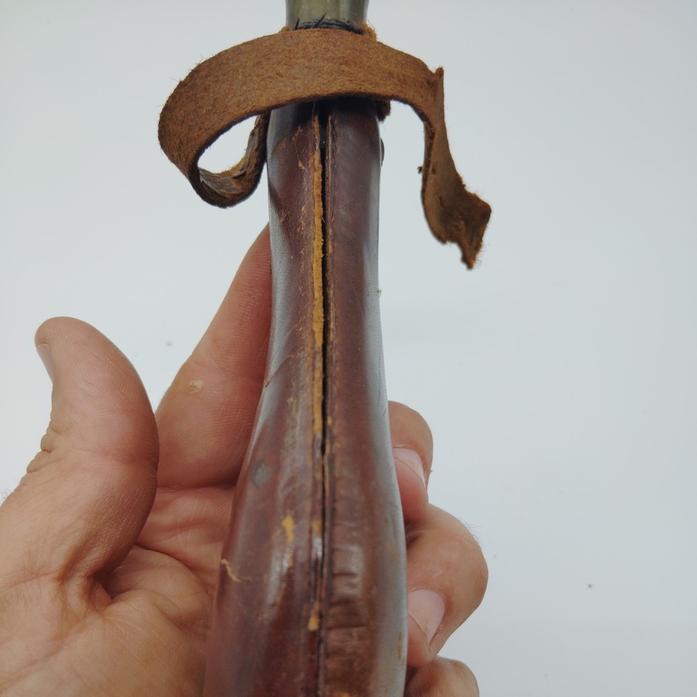 Vintage leather black Powder Flask horn Design Civil war ? Muzzleloader
