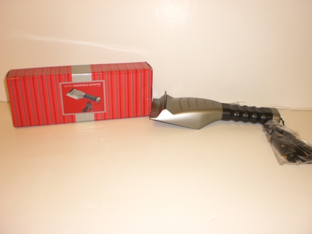 JOHN ASHFORD HEATED WINDSHIELD SCRAPER EXTRA LONG  NIB