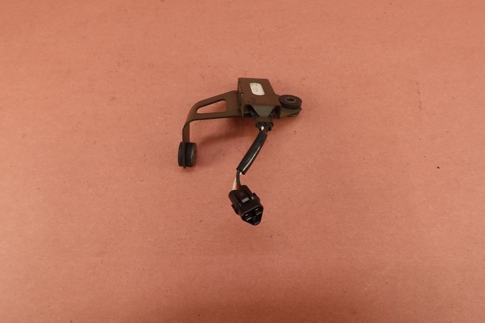 2003 - 2008 Suzuki SV650 Rear Voltage Resistor Sensor