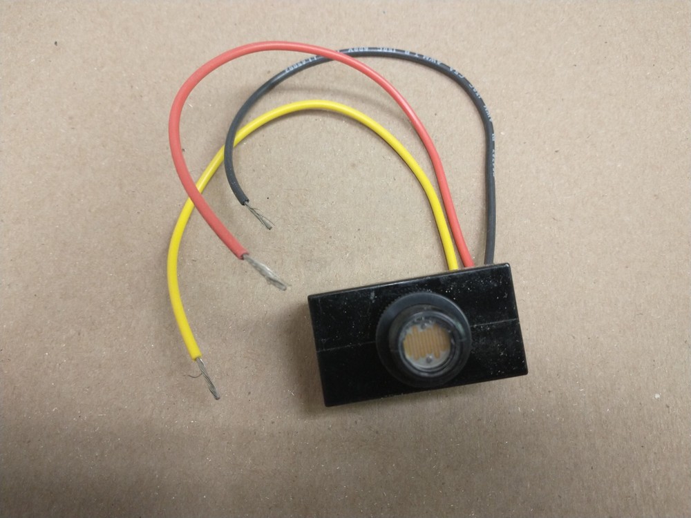 Internal Button Photocell - Hubbell PBT-234 208-277VAC