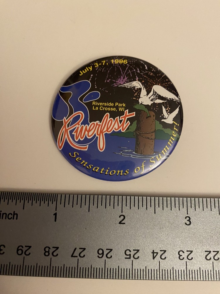 Riverfest La Crosse Wisconsin 1996 Pin Back Button P79