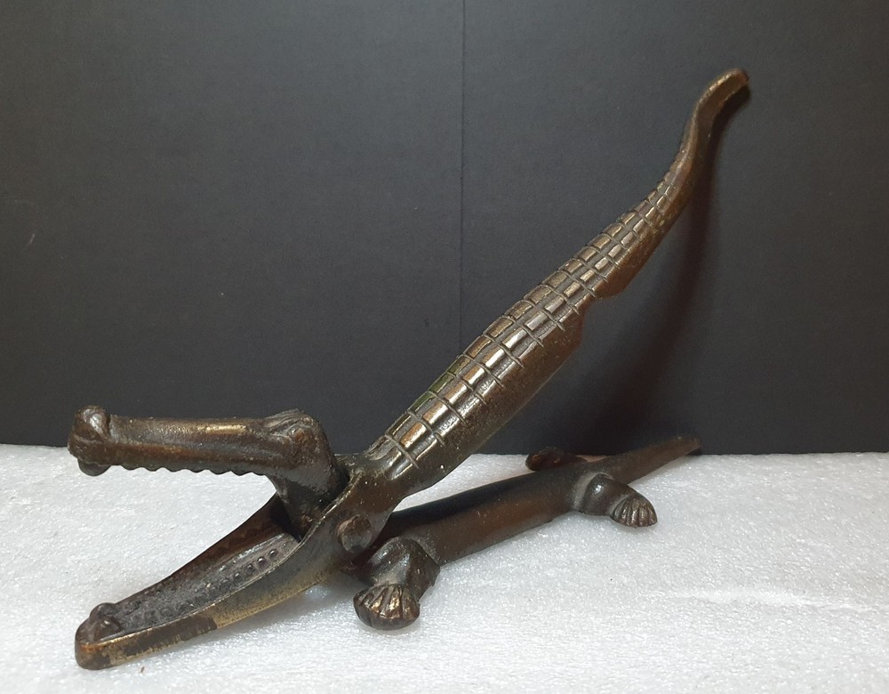 Antique Cast Iron Crocodile Nutcracker - RD 699156 (made in 1923) Nutcrackers
