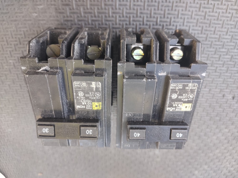 22OO37 SQUARE D HOMELINE BREAKERS: DOUBLE POLE 30A & 40A, GOOD CONDITION